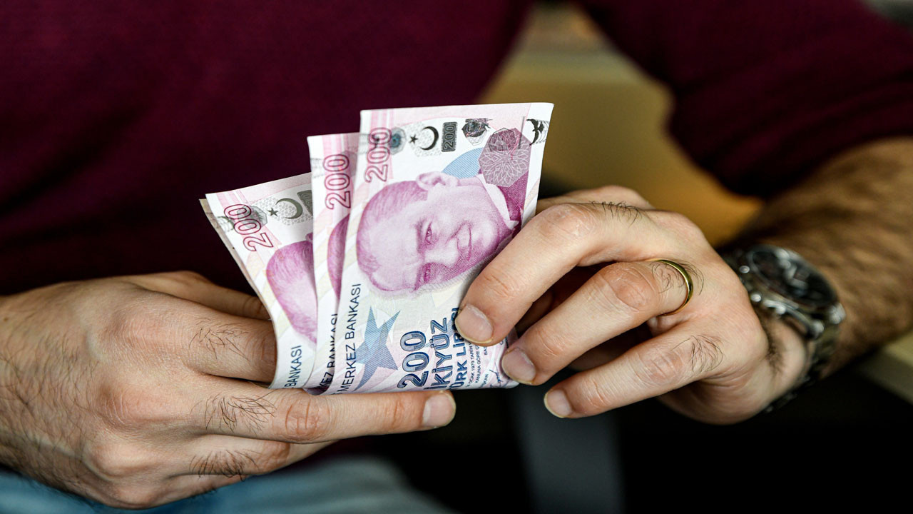 Ortalama ücret 'asgari' seviyeye indi