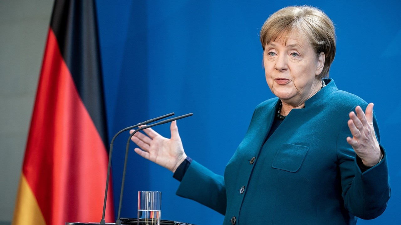 Merkel: Daha fazla tedbire ihtiyaç var