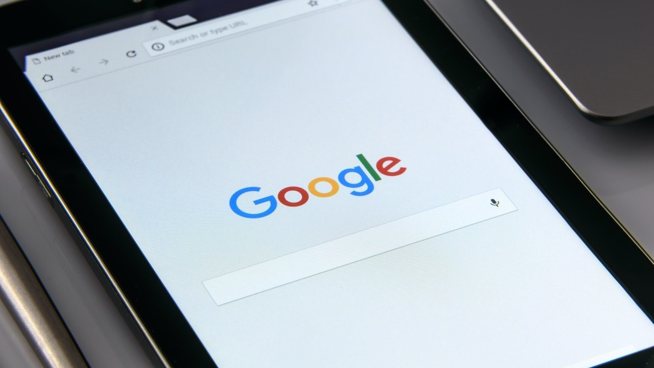 Google ve Apple’a tekelleşme yasağı