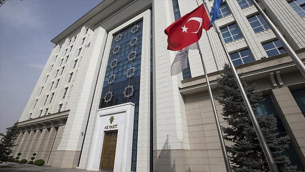 AK Parti yeni kabinenin hesaplarını yapmaya başladı