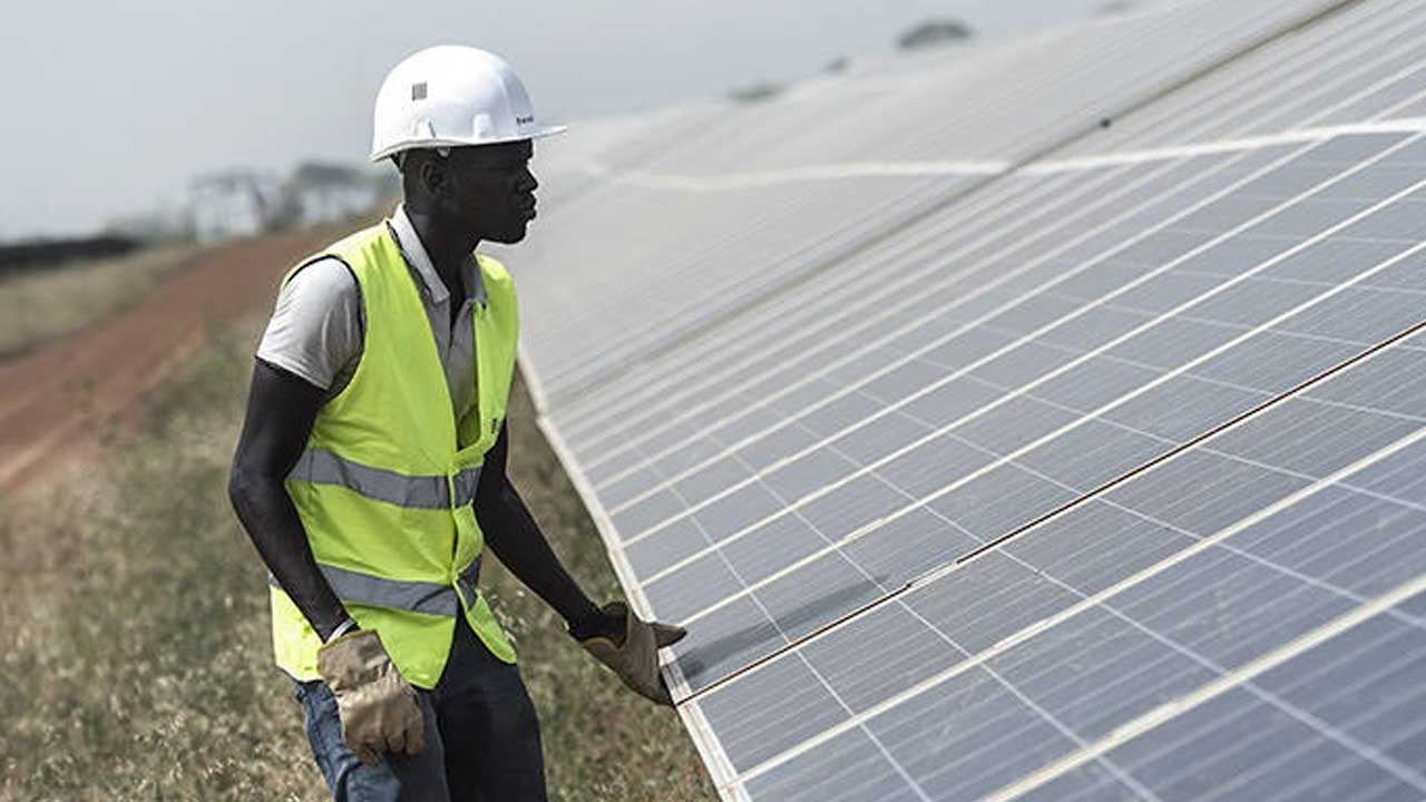 SolarAPEX, projelerini Senegal Parlamento üyelerine tanıttı