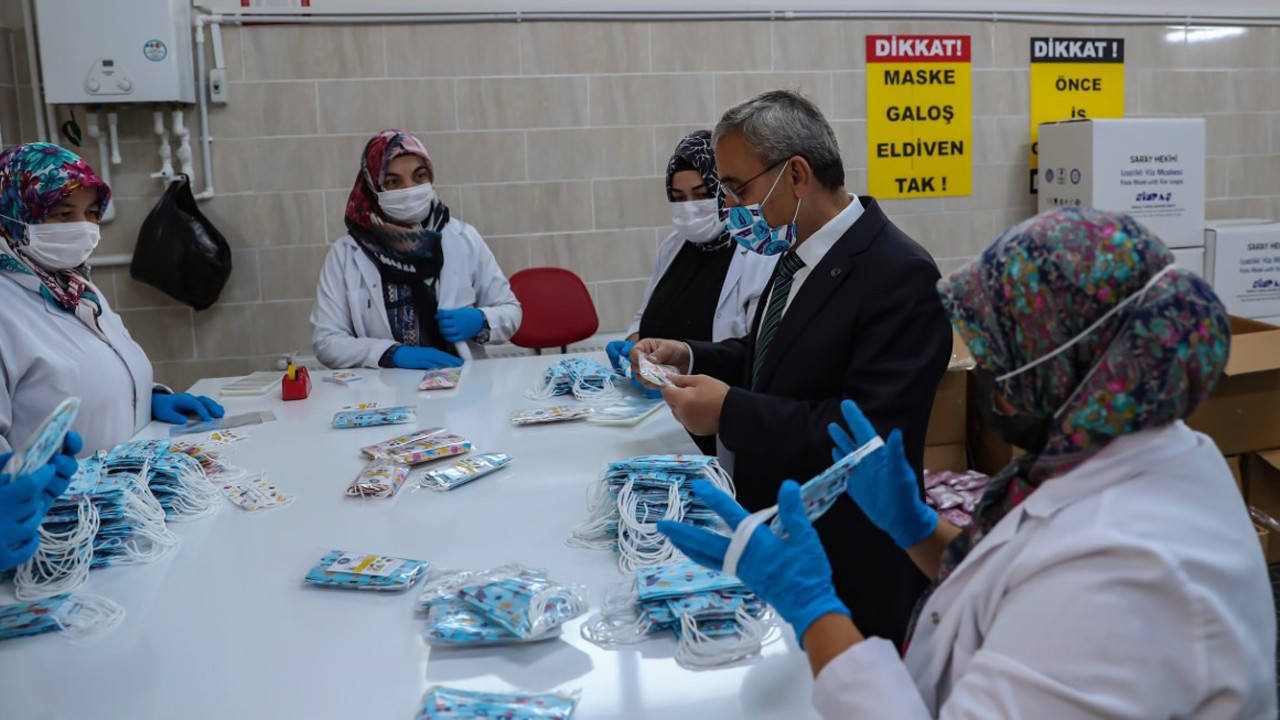 Kütahya Belediyesi, 8 milyon maske üretti