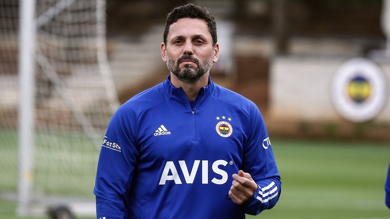 Fenerbahçe'de Erol Bulut ile yollar ayrıldı