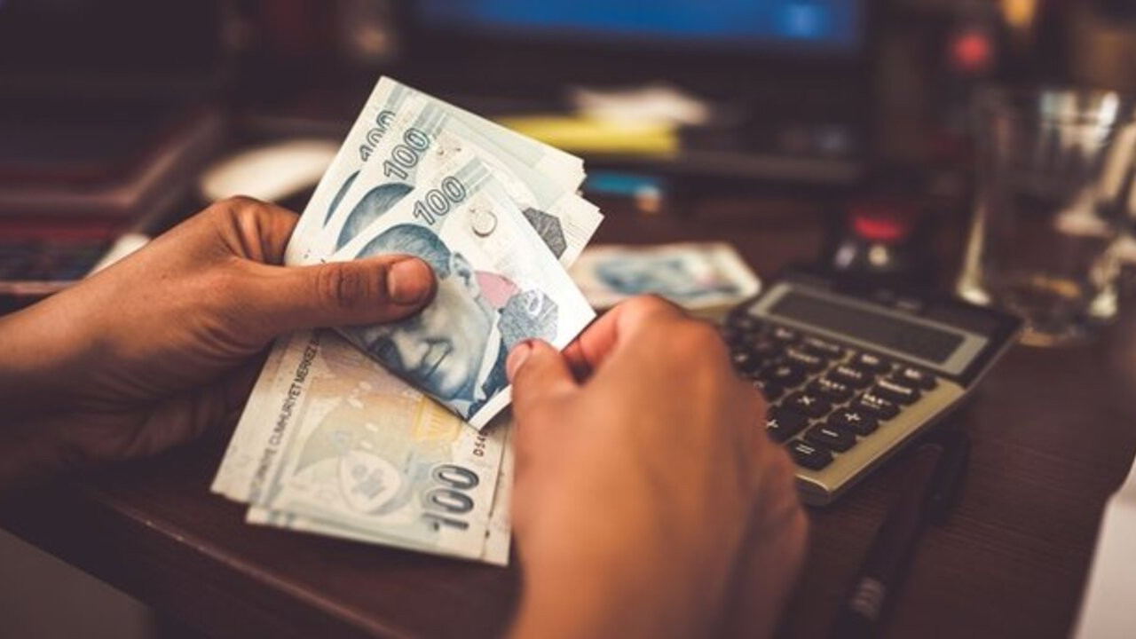 Dövizle ödeme yasağı piyasayı karıştırdı