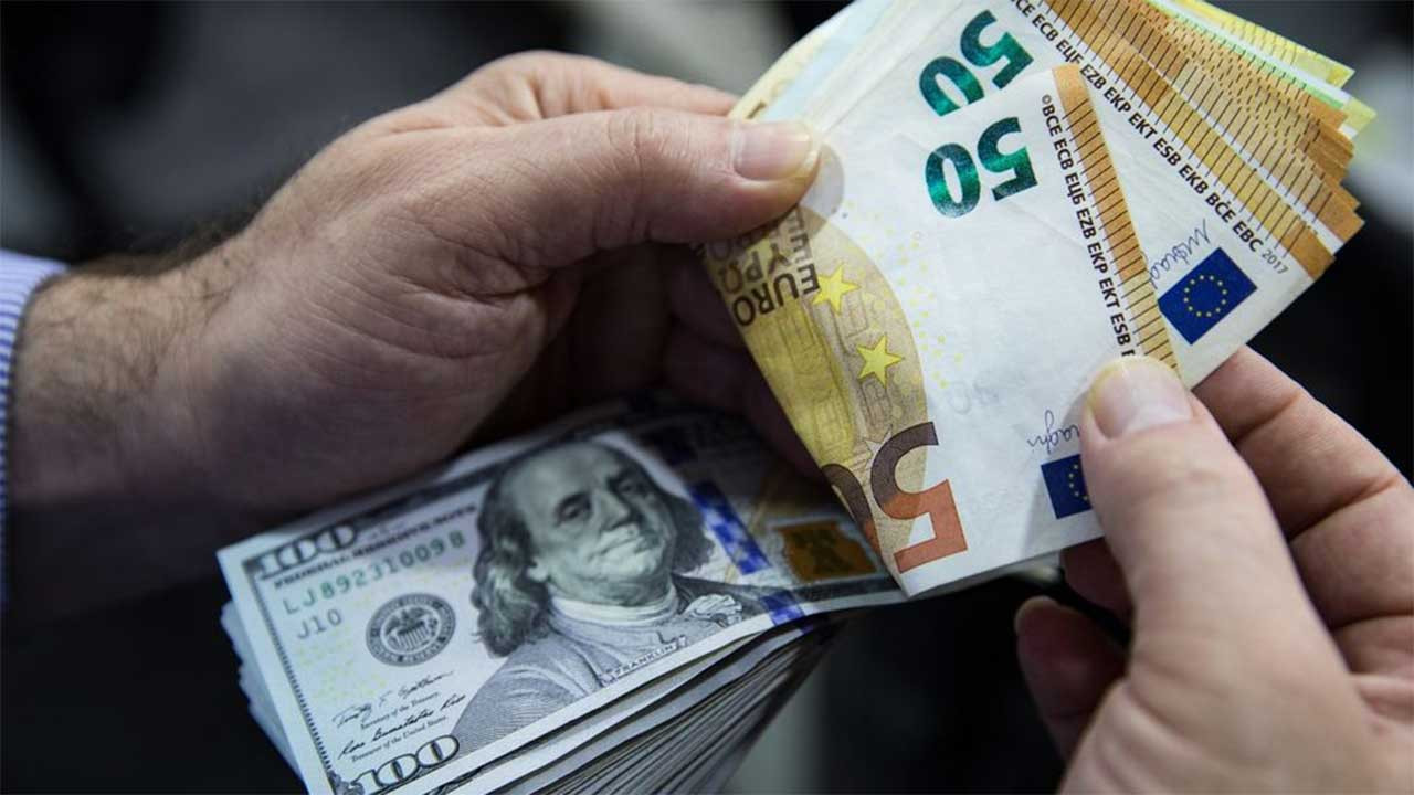 Enflasyon sonrası dolar/TL, 8,34'ten döndü, artışını sildi