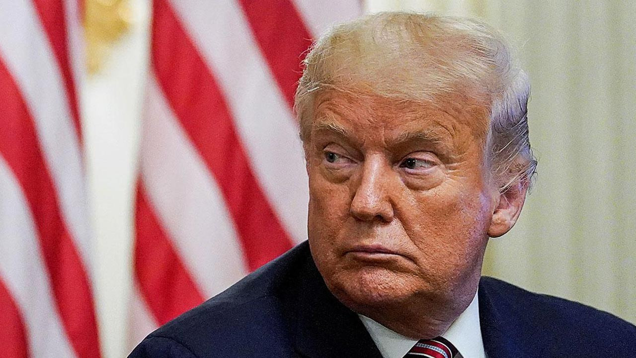 Facebook, Trump'ın hesaplarını Ocak 2023'e kadar açmayacak