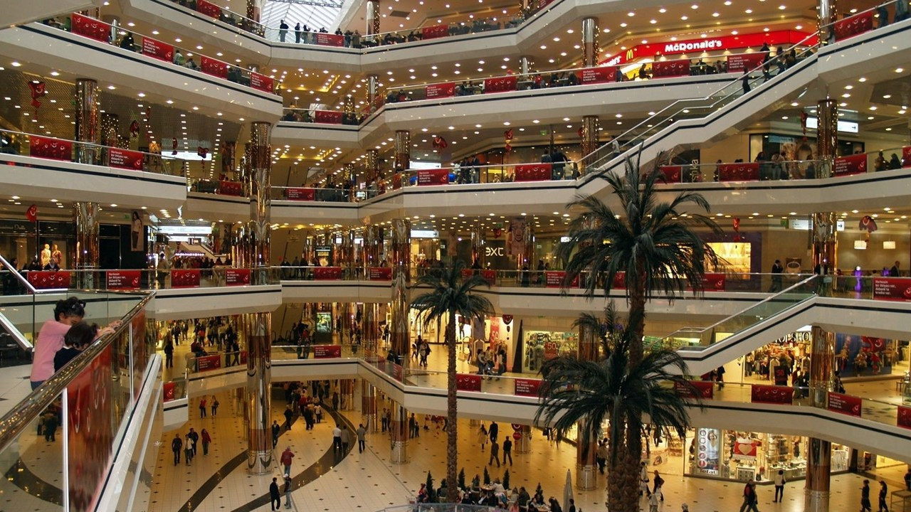 Perakende sektörü turistlerin yolunu gözlüyor