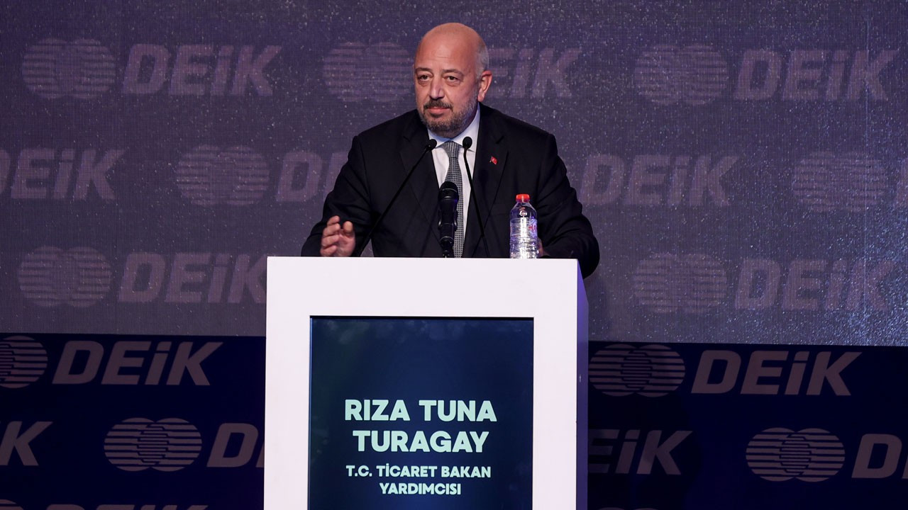 Turagay: Turizmde bu yıl 20 milyar dolara ulaşacağız