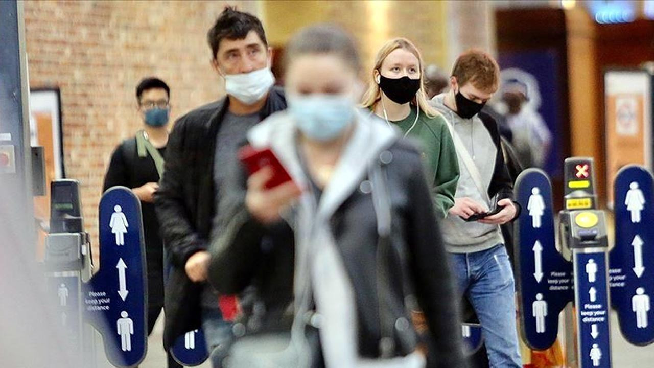 İngiltere'de 149 günün en yüksek vaka sayısı görüldü