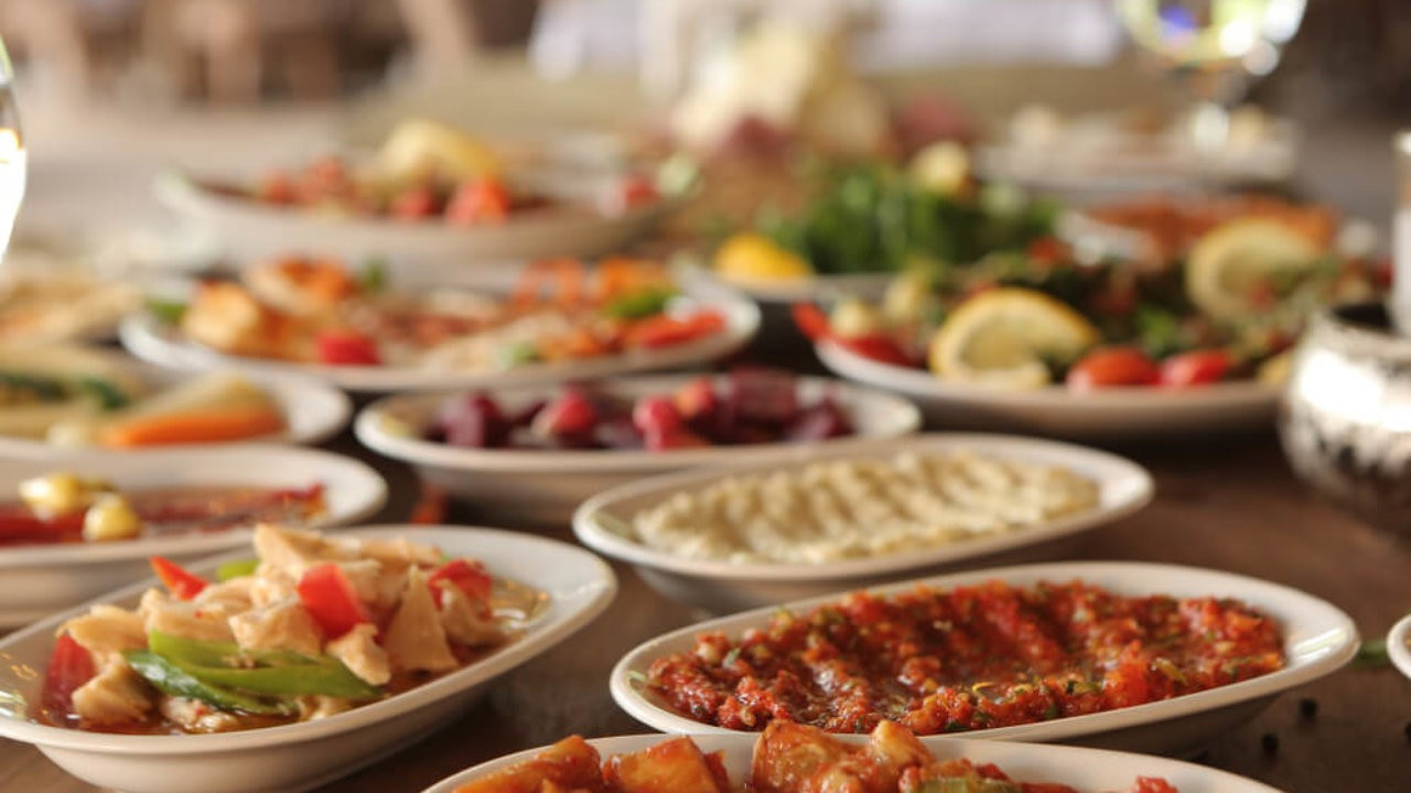 Balık restoranları mezeciye dönüyor