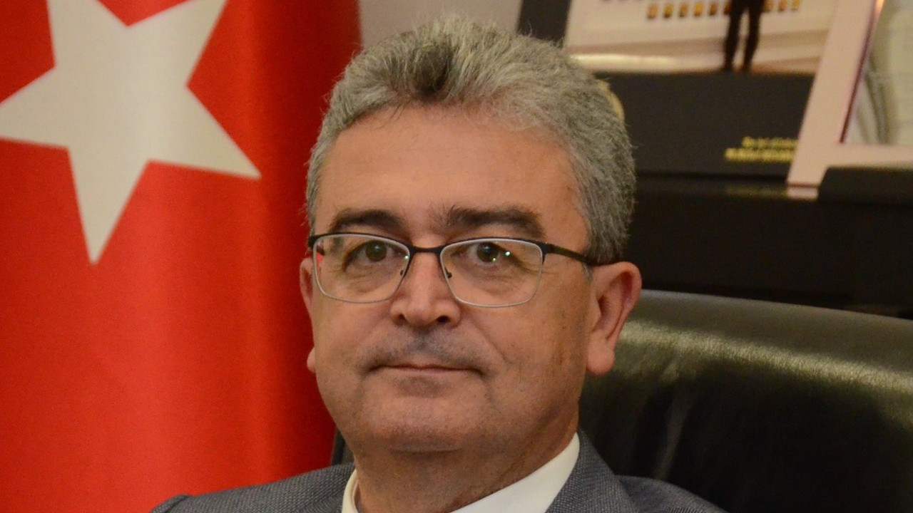 Çiftçi, büyükbaş gübresinin atık sınıfından çıkarılmasını istiyor