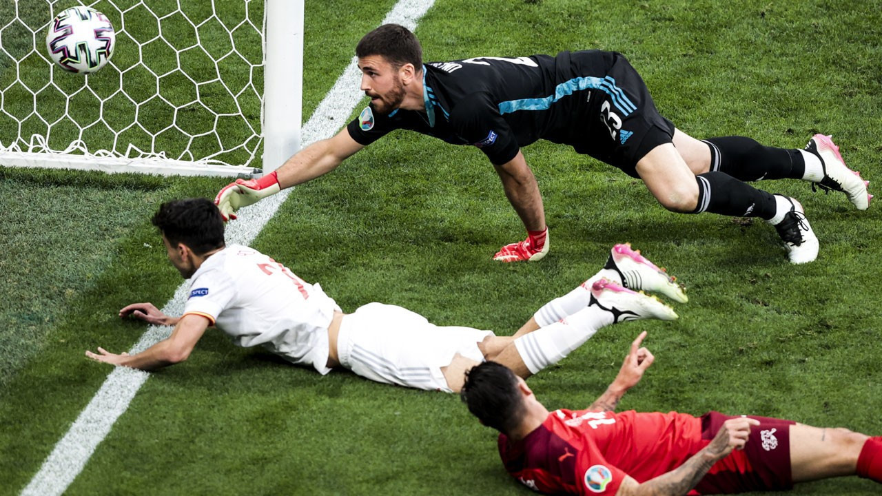 İspanya İsviçre'yi penaltılarda devirdi: 3-1