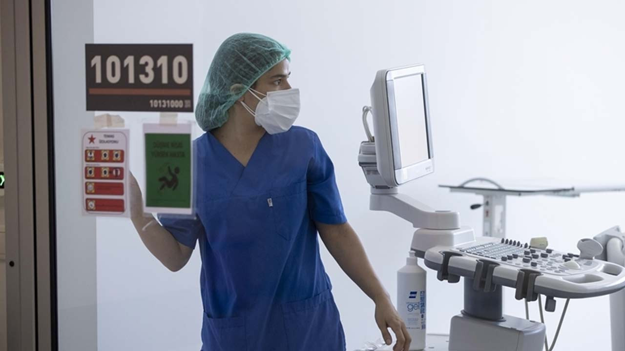 COVID-19'da 1485 yeni vaka, 4 ölüm