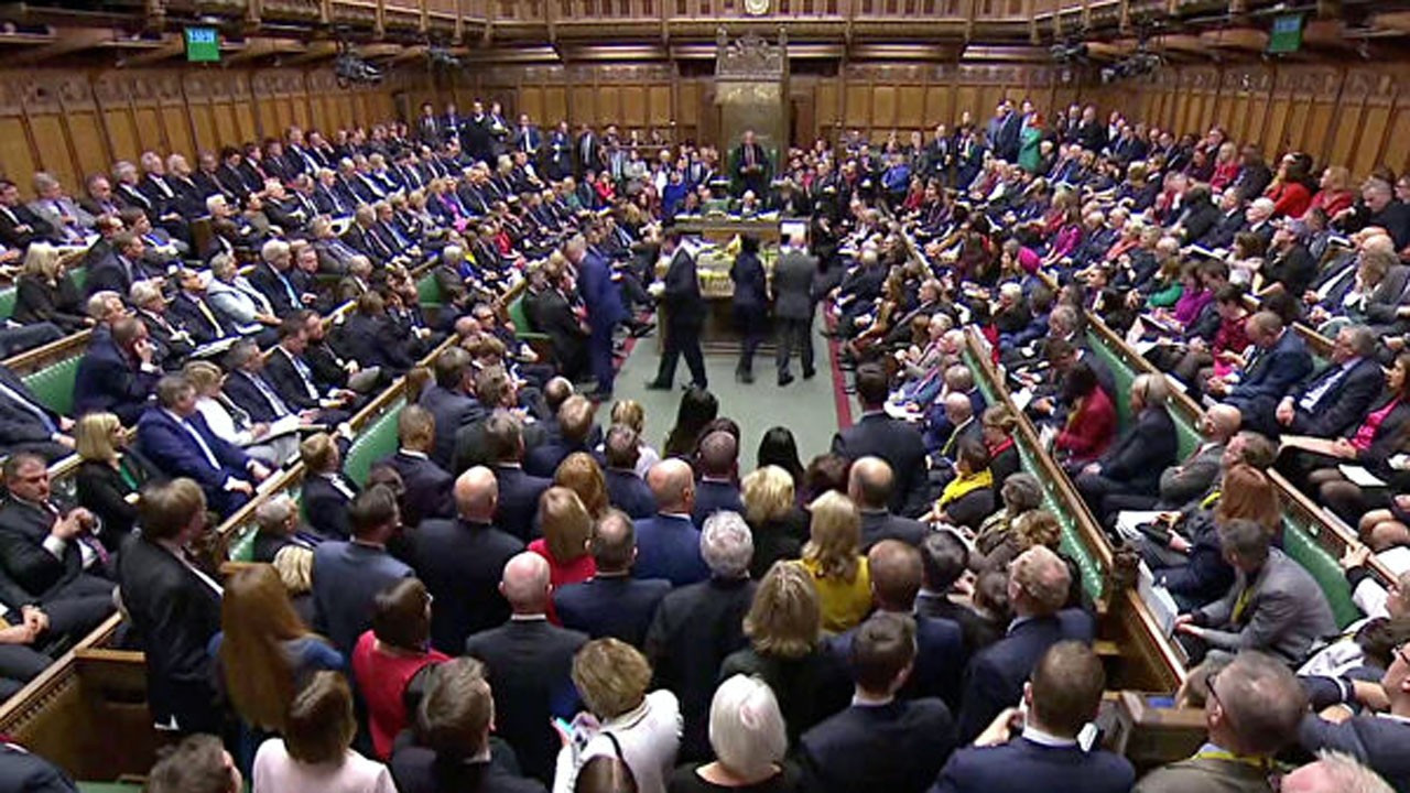 İngiliz Parlamentosu vergi artışını kabul etti