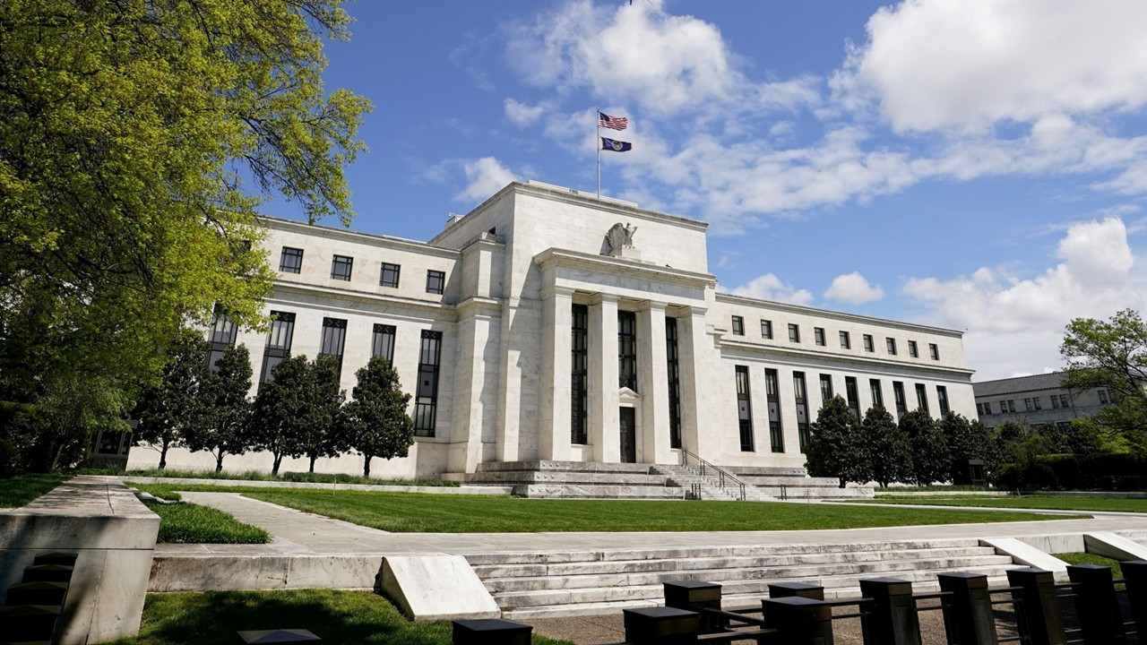 FT-IGM ekonomist anketi: Fed faiz artışı 2022’de başlar