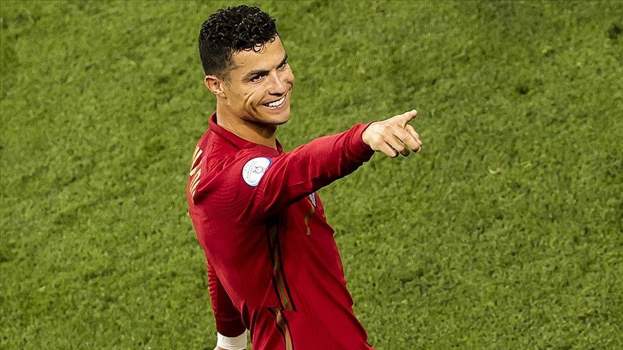 M. United, Cristiano Ronaldo'nun sözleşmesini feshetti
