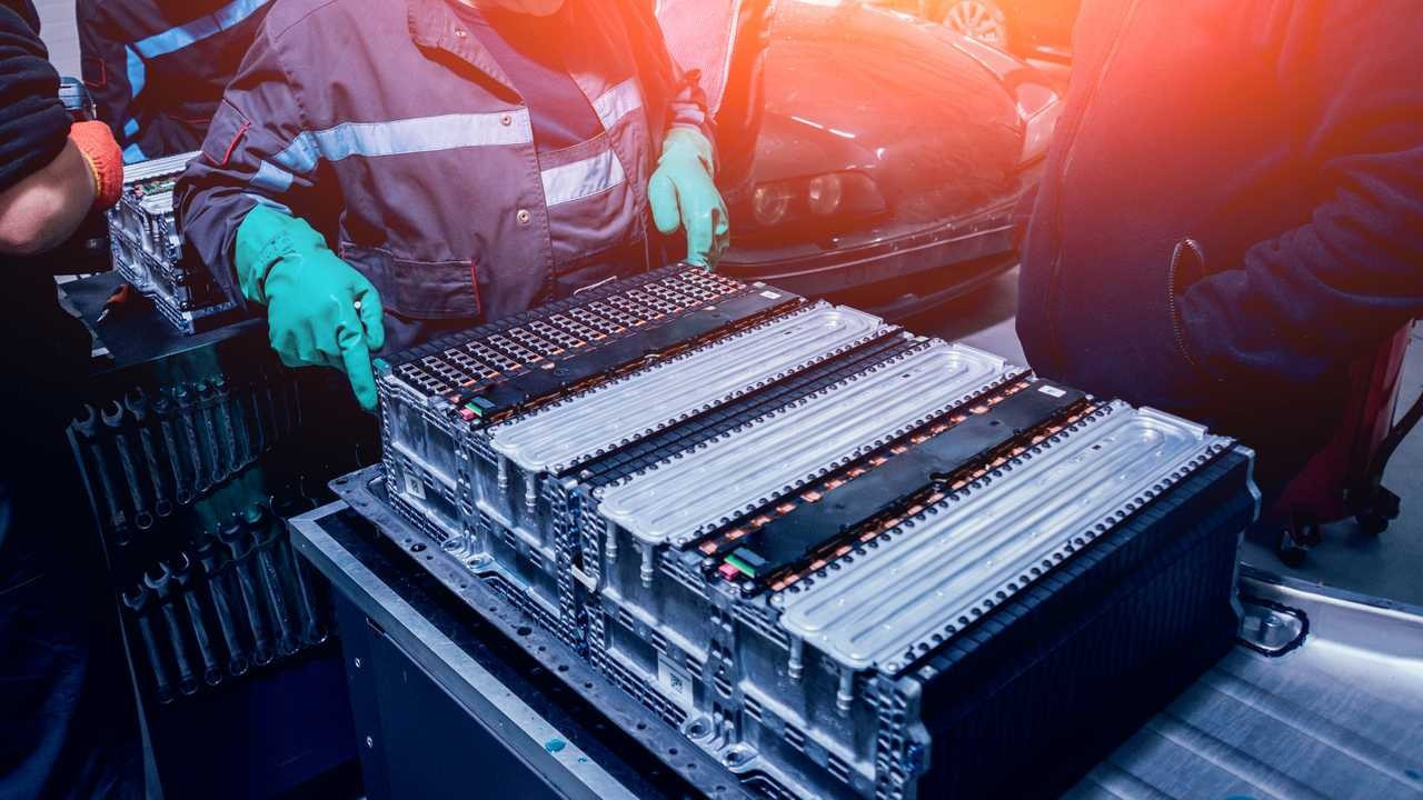 Koç Holding, batarya hücresi üretimi için Ford ve LG ile anlaşma imzaladı