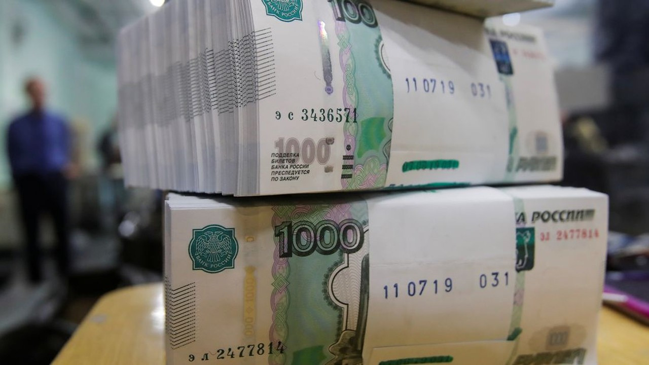 Rusya'nın Ulusal Refah Fonu rezervleri 1 trilyon ruble azaldı