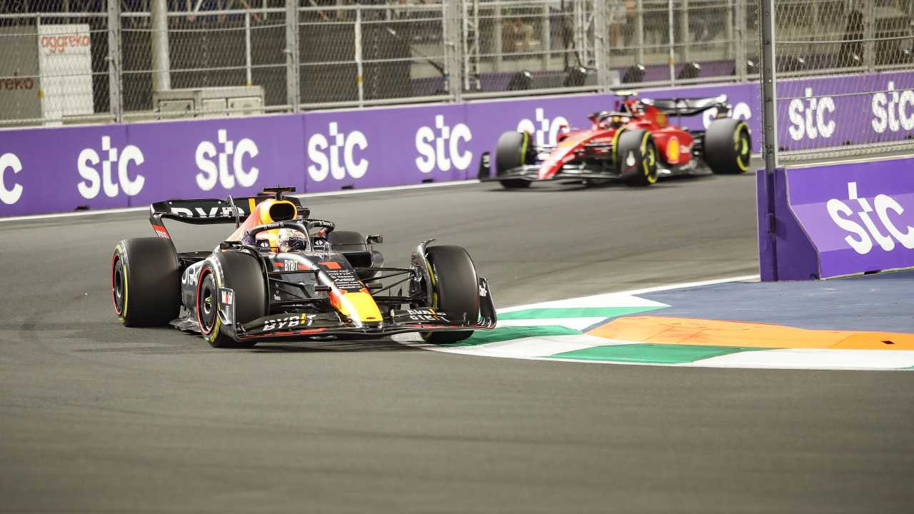 F1 Suudi Arabistan Grand Prix'sini Verstappen kazandı
