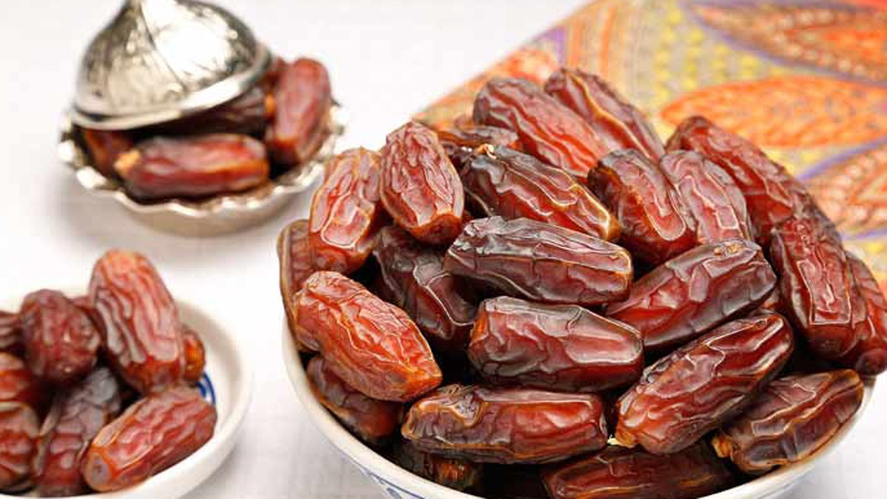 Ramazan ayının gözdesi hurma raflarda