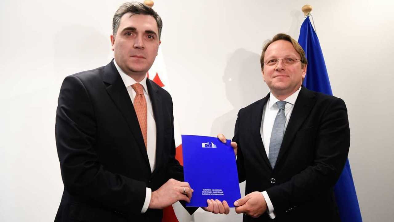 Moldova ve Gürcistan’ın AB'ye üyelik süreci başladı