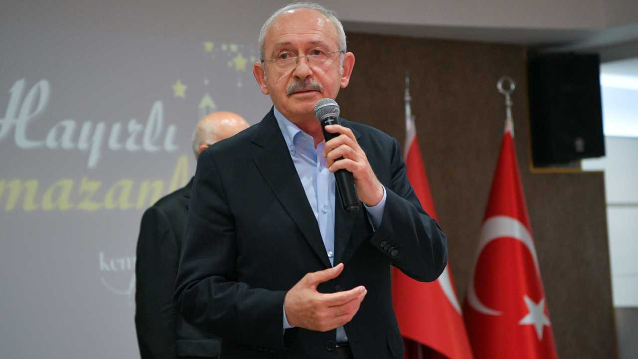 Kılıçdaroğlu, emekli emniyet mensuplarıyla buluştu