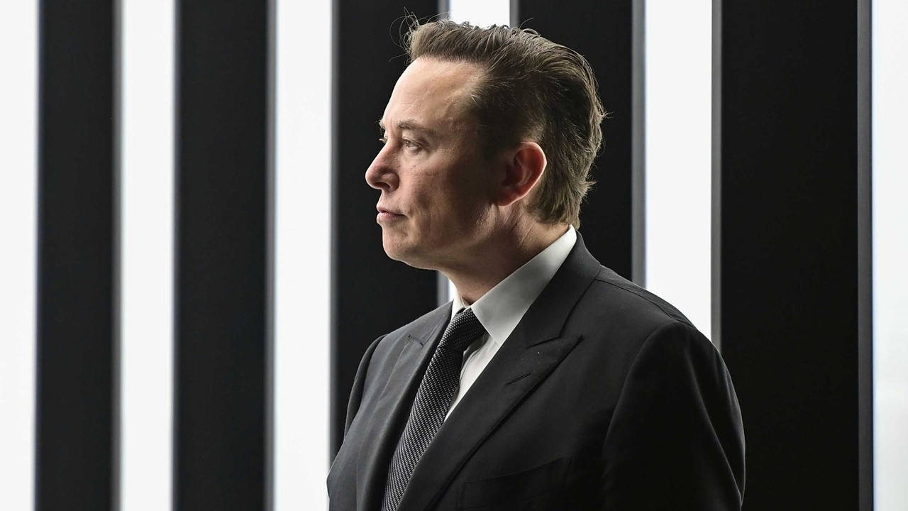 Twitter hissedarlarından Musk'a dava
