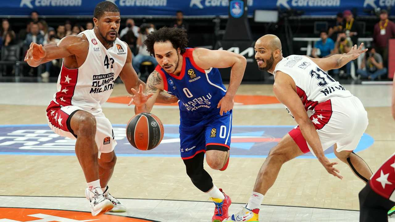 Anadolu Efes Final Four'a yükseldi