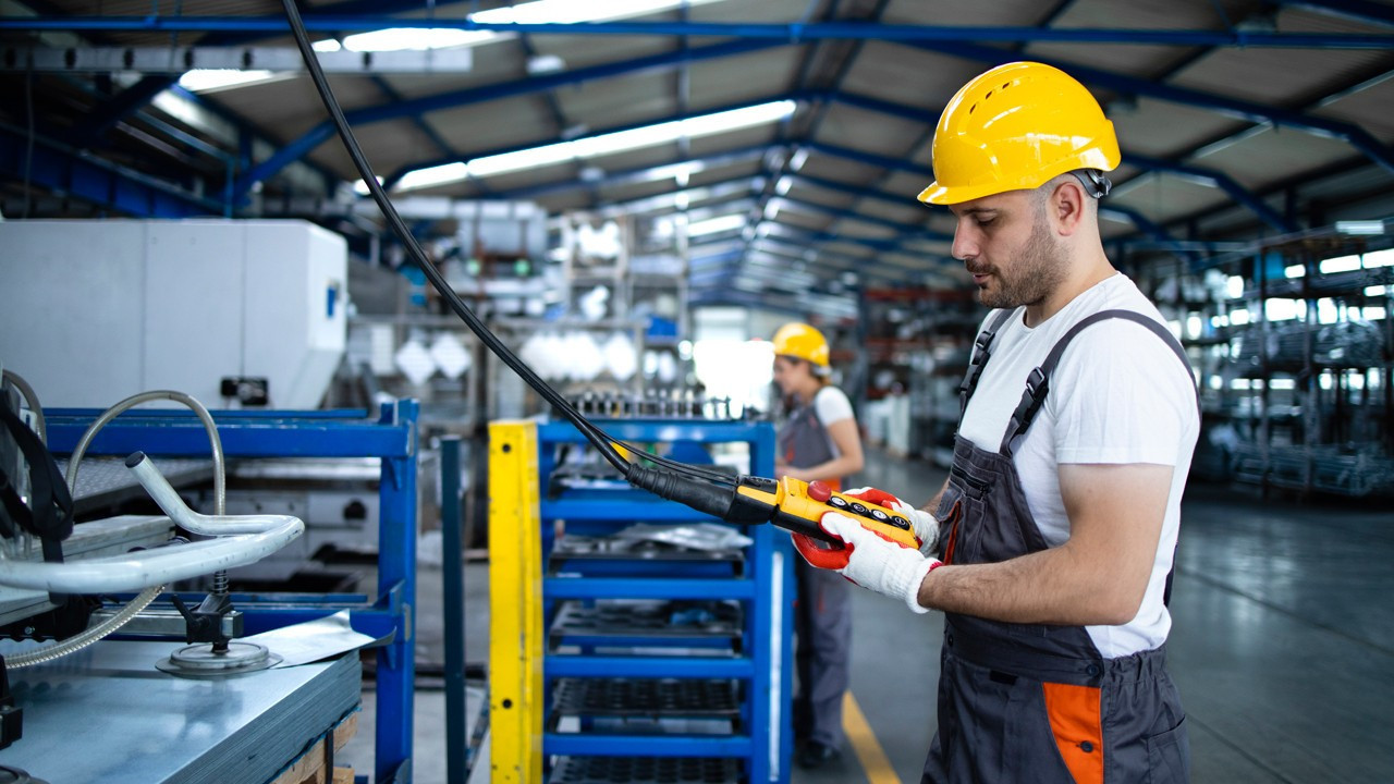 Avrupa sanayisi için uyarı: Yatırımlar AB dışına kayıyor