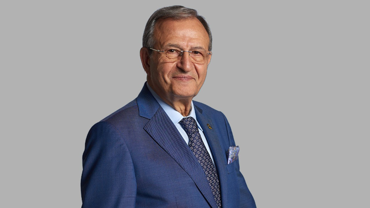 Cengiz Solakoğlu: Bir yöneticinin ufku oturduğu masada karşı duvara kadardır