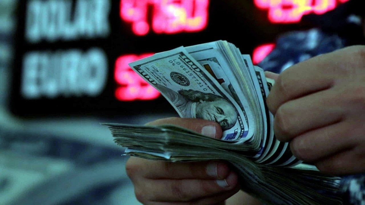 Döviz mevduatlarında 195 milyon dolarlık düşüş
