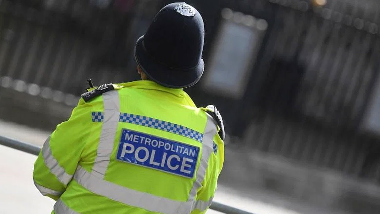 İngiltere şokta: Siyasilerin koruma polisi, tecavüz suçlamalarını kabul etti