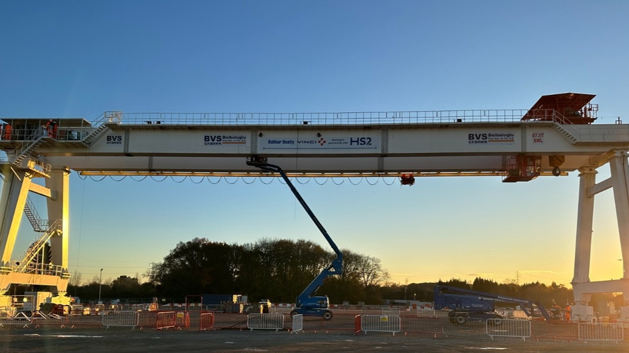 Bülbüloğlu’nun vinci, Londra İskoçya hızlı tren hattını kuracak