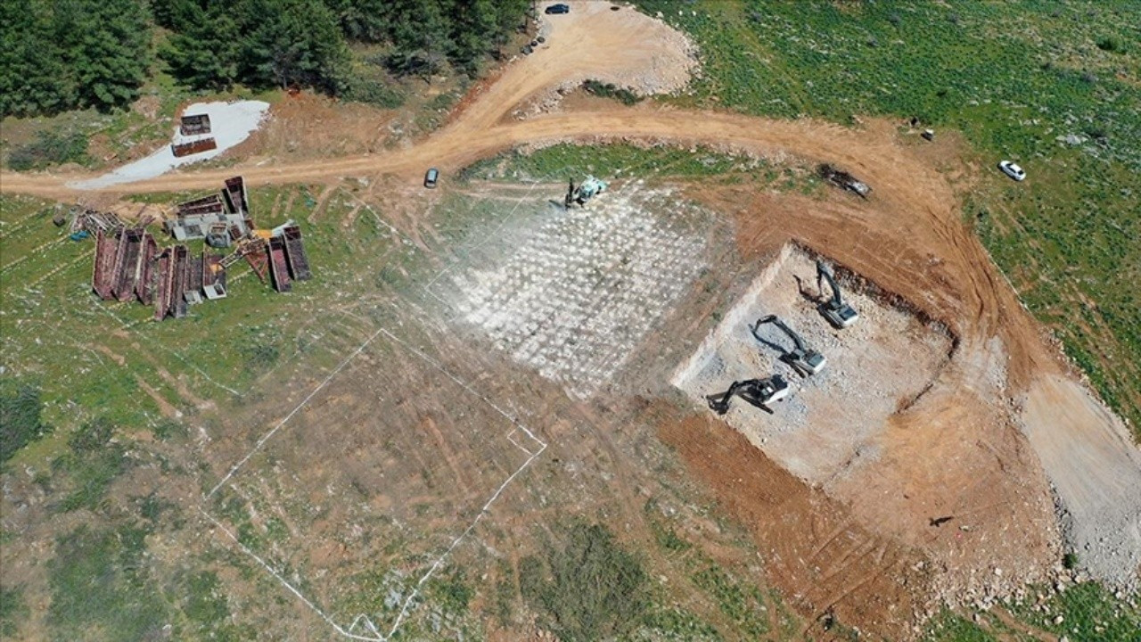 'Deprem bölgesindeki kalıcı konutları yapacak iş gücü yok'