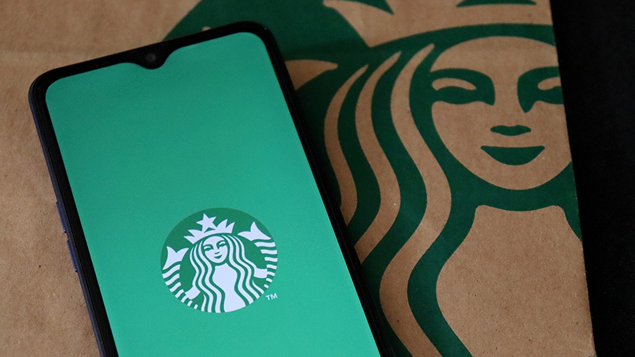 Starbucks üçüncü çeyrekte beklentilerin altında kaldı: "Stratejik değişiklik şart"
