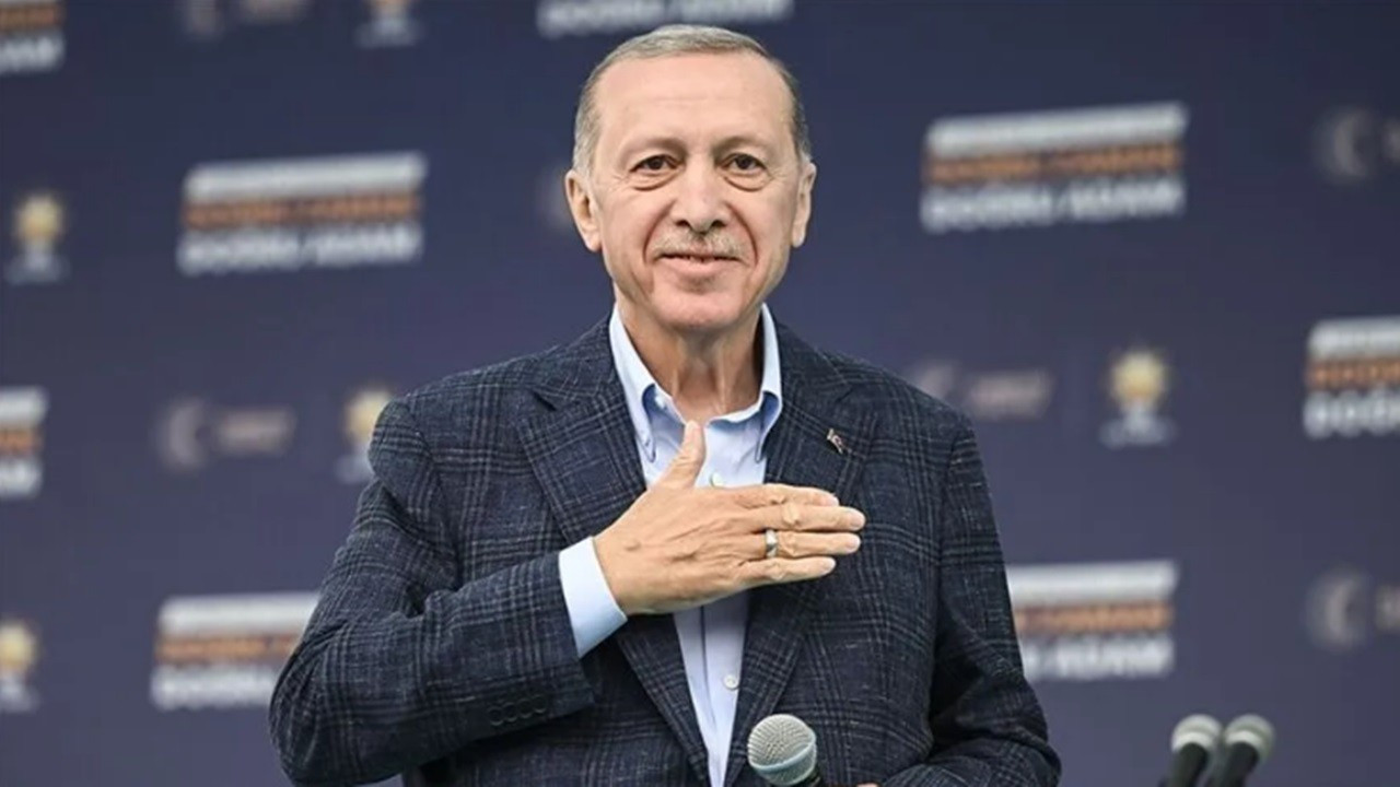 Cumhurbaşkanı Erdoğan duyurdu: Depremzede gençlere üniversitelerde ek kontenjan