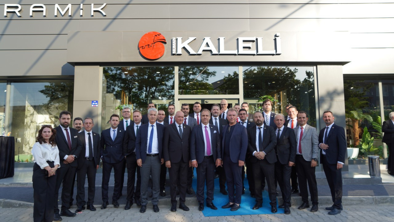 Numan Kaleli, Çanakkale’nin en büyük yapı malzemeleri mağazasını açtı