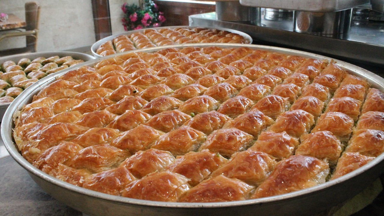 Maliye harekete geçti: Baklavacı ve şekerciler mercek altında