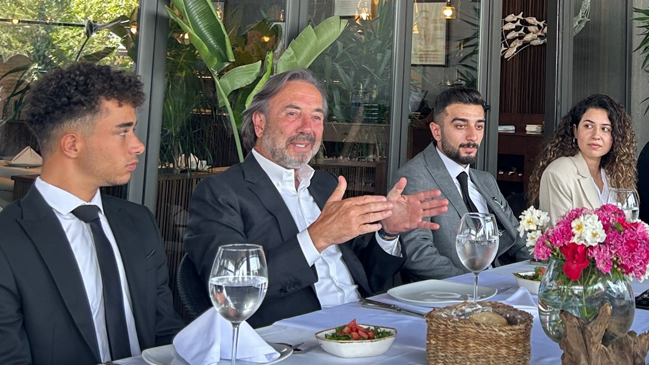 Hamdi Akın'dan gençlere öğütler: Ortaklarınızdan biri sizden 10-15 yaş büyük olsun