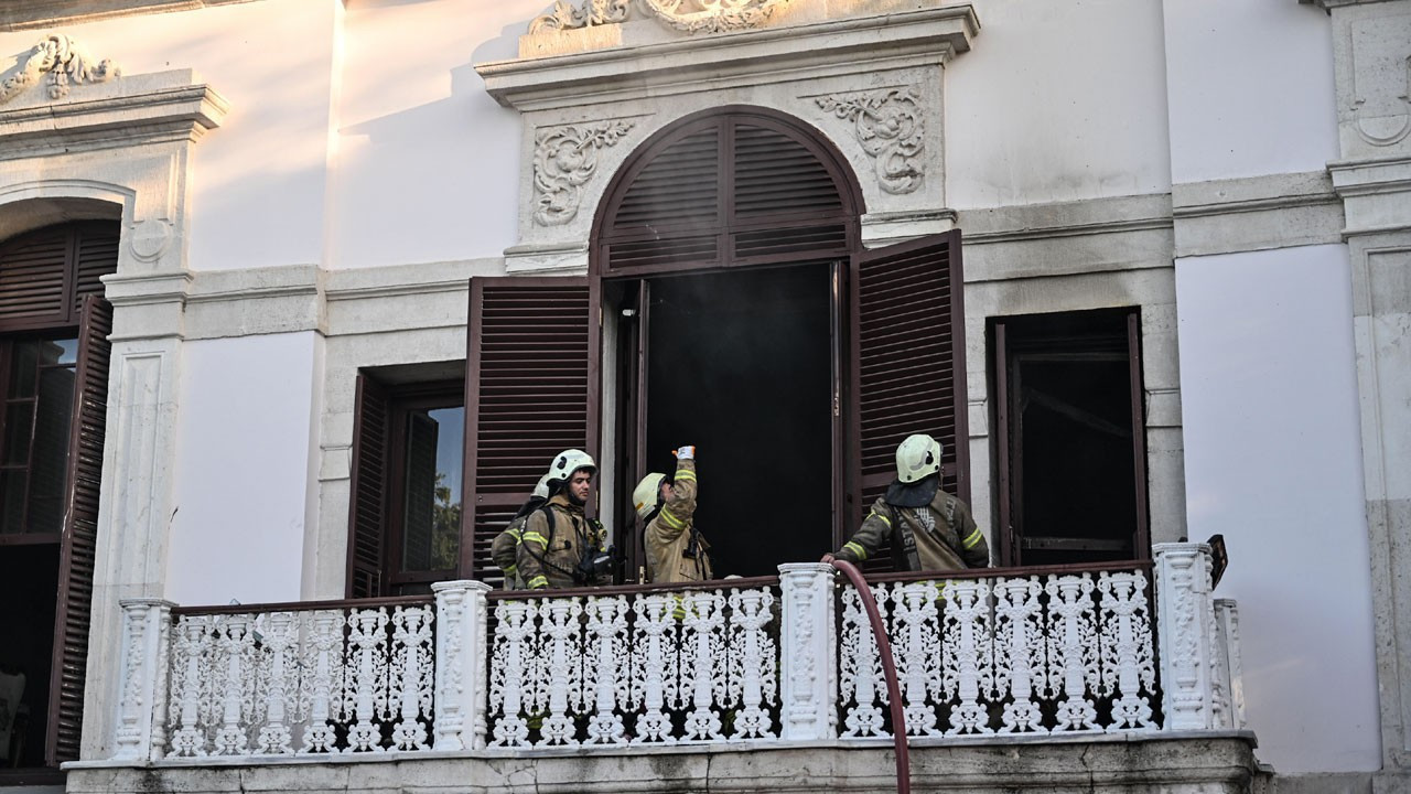 Beşiktaş’taki Çadır Köşk’te çıkan yangın söndürüldü