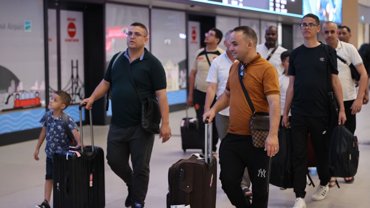 Nijer'deki Türk vatandaşları İstanbul'a getirildi
