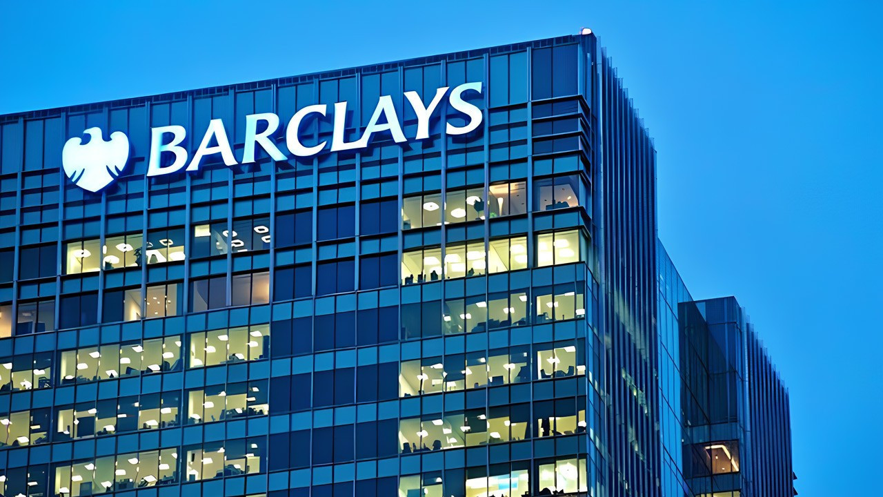 Barclays vergi öncesi karını yüzde 24 artırdı