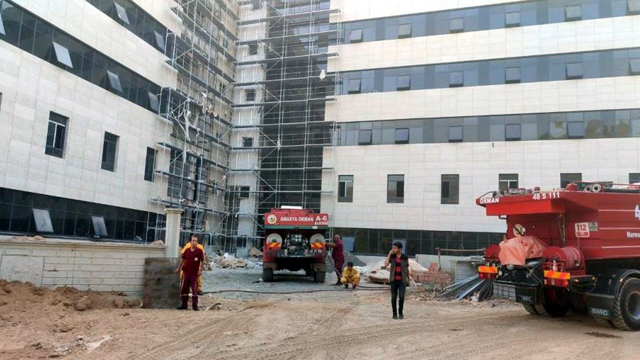 Marmaris'te hastane inşaatında yangın