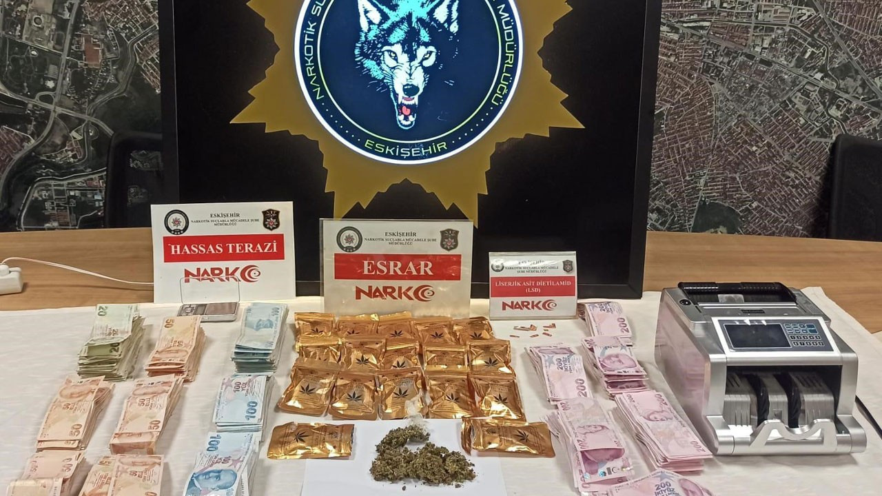 Torbacıların evinden para sayma makinesi çıktı