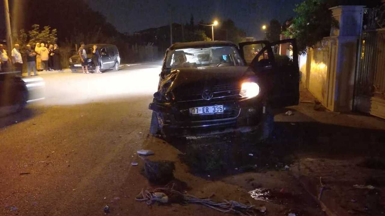 Yalova'da bahçe duvarına çarpan araçtaki 2 kişi öldü