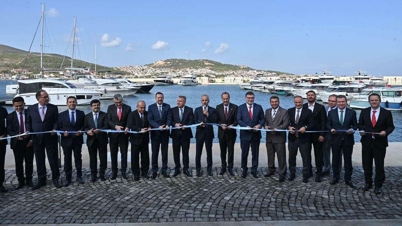 Yeni Foça Yat Limanı hizmete girdi