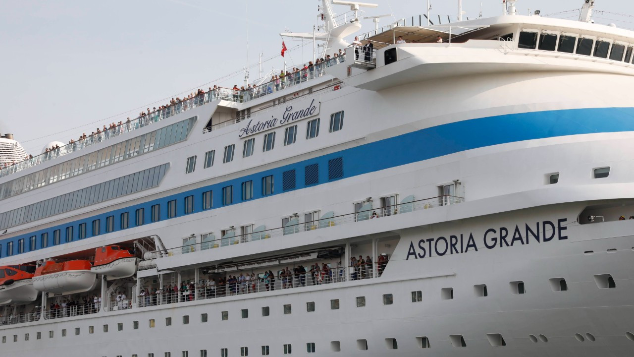 Samsun, kruvaziyer gemisi Astoria Grande'yi ağırlıyor