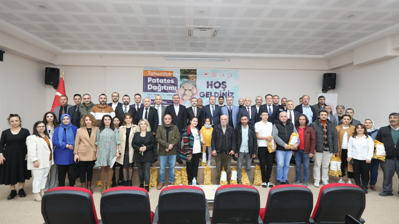 Tokat’ta üreticilere yerli, tohumluk patates dağıtıldı