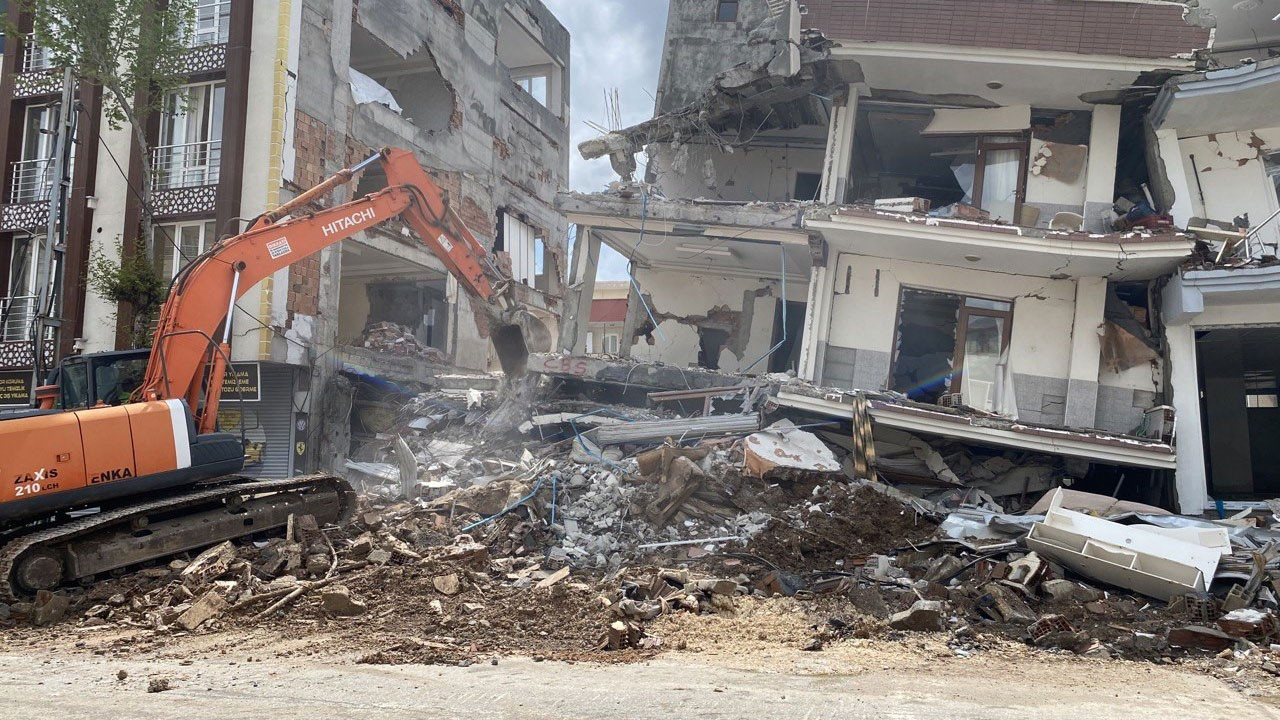 200 milyon ton enkaz geri dönüşüm için bekliyor