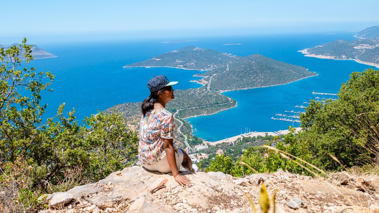 Bakan Ersoy açıkladı: Antalya'da turist sayısı rekoru!